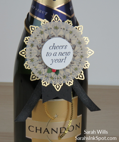 Stampin-Up-Inky-Friends-Blog-Hop-New-Year-Blends-Cheers-to-the-Year-Champagne-Bottle-Topper-Tag-Foil-Snowflake-Idea-Sarah-Wills-Sarahsinkspot-Stampinup-CloseUp